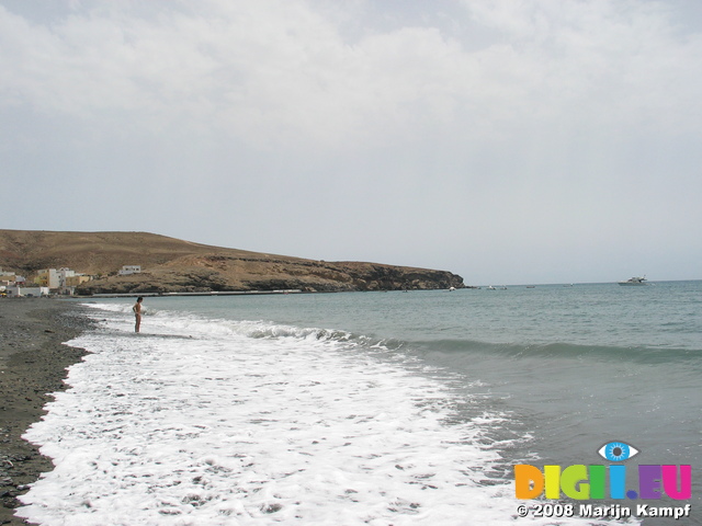 27817 Black sand on Tarajalejo beach